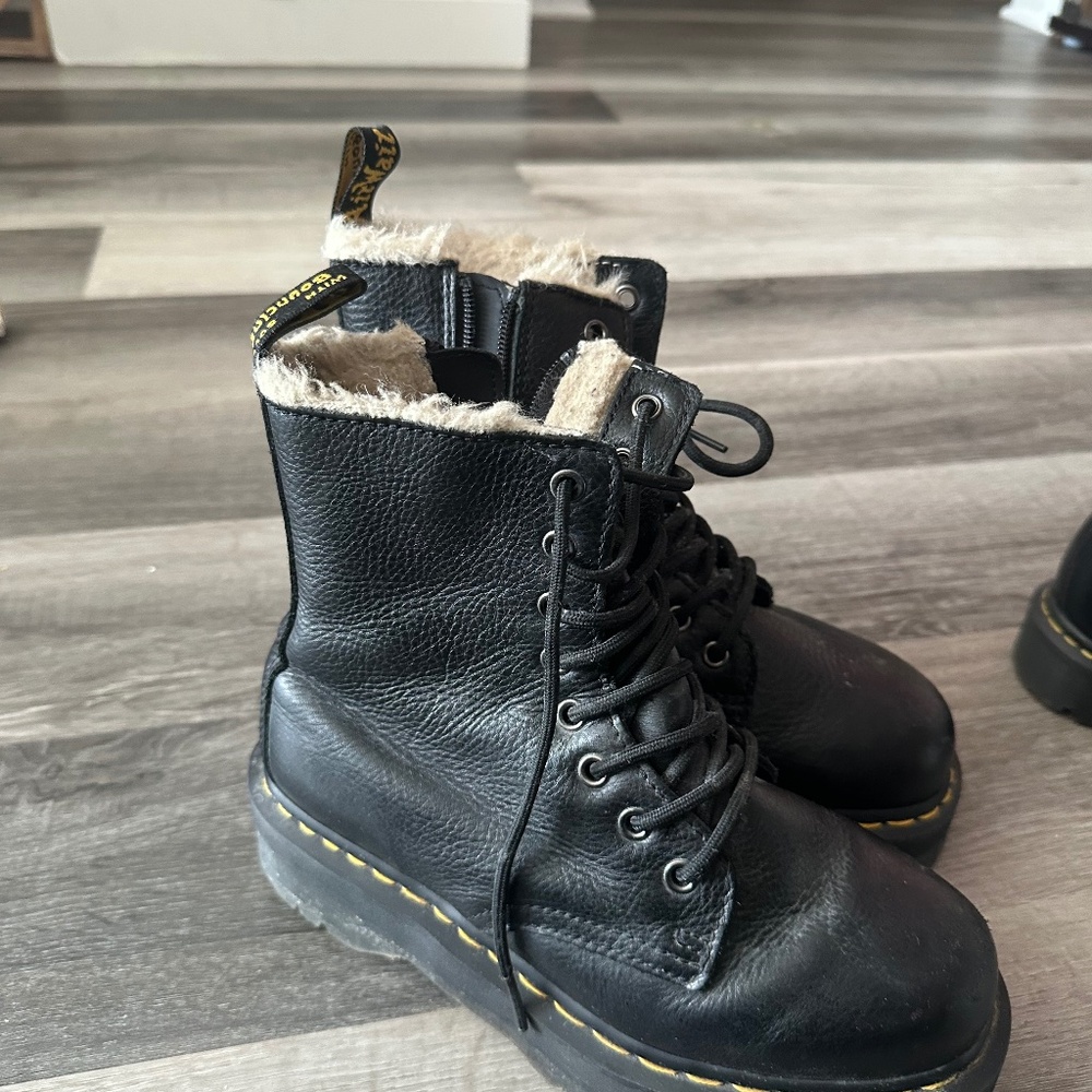 De.martens Jadon platform with fur
